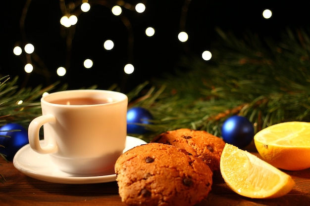 Thé, biscuits et oranges du Nouvel An