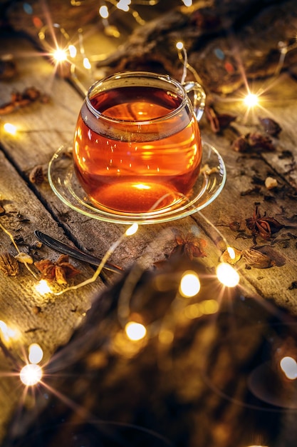 Thé dans une tasse en verre