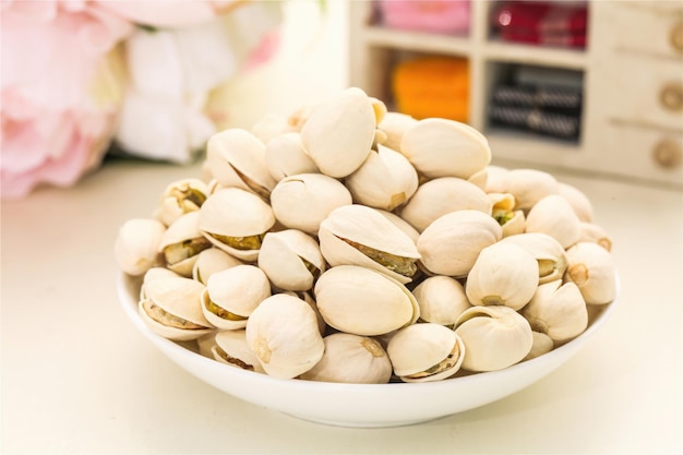 The Mighty Pistachio Health Benefits and Nutritional Value pistache hi res photo