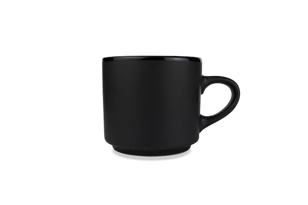 Thé noir ou tasse de café isolé sur fond blanc