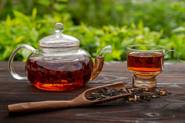 Théière en verre cuite à la vapeur tasse élégante Cuillère en bambou avec table en bois de thé