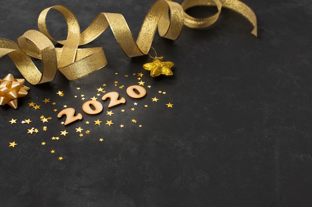 Thème doré à angle élevé pour la nouvelle année
