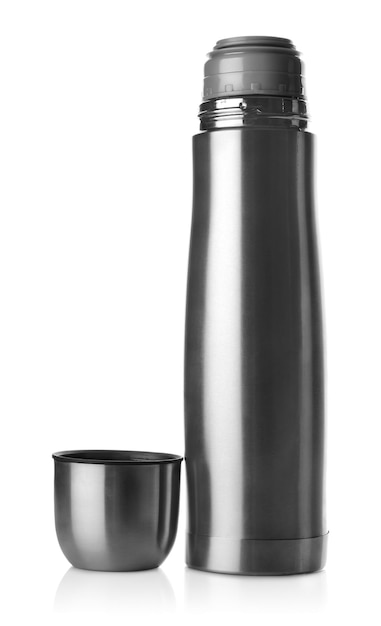 Thermos en acier inoxydable isolé sur fond blanc