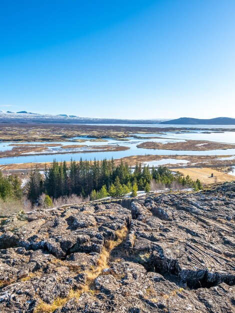 Thingvellir en Islande est la frontière entre la plaque nord-américaine et la nature unique de la plaque eurasienne