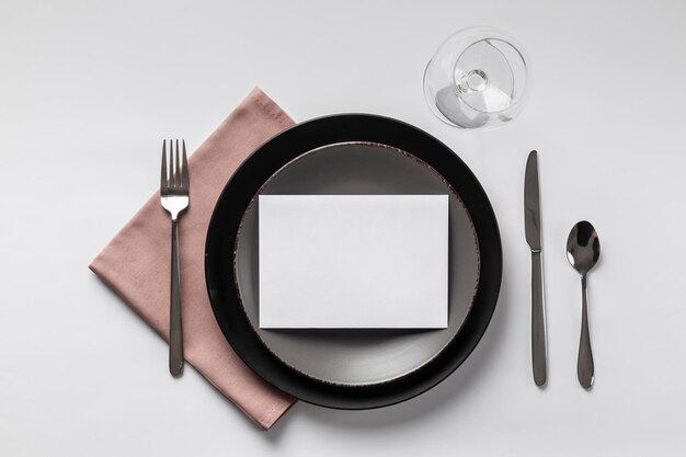 Étiquette de table avec une carte vide