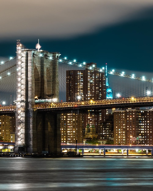 Tir vertical de Brooklyn la nuit New York City United States