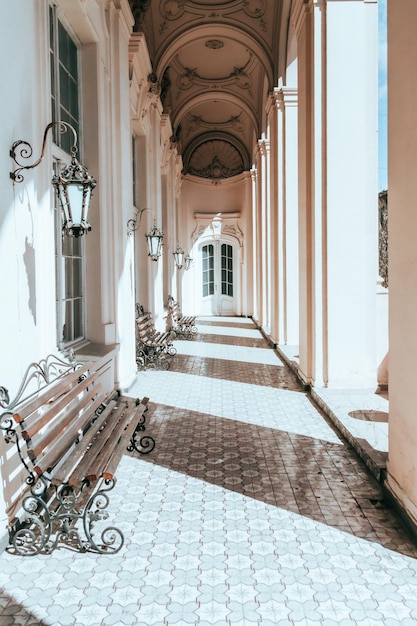 Tir vertical de l'entrée de la Maison des scientifiques Lviv Ukraine