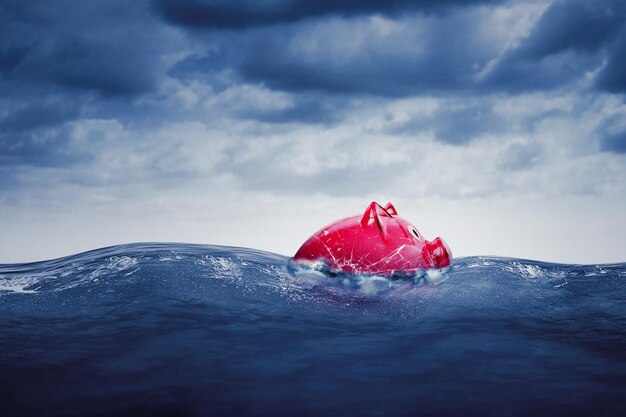 Tirelire flottant sur l'eau