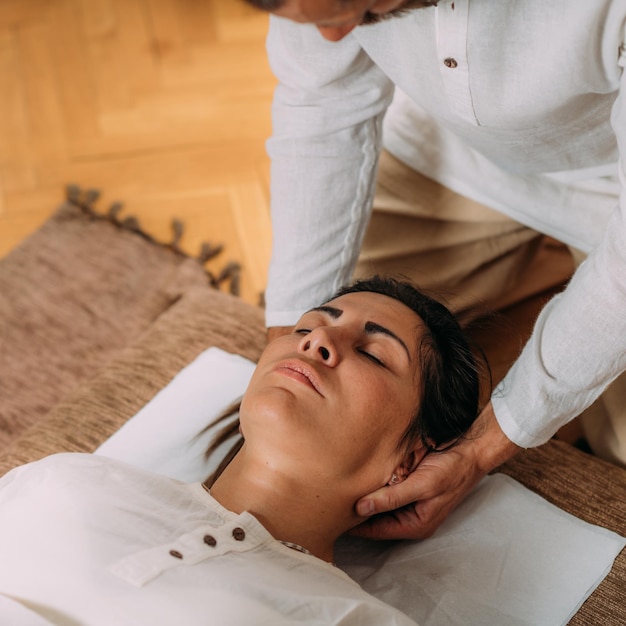 Étirement du cou Shiatsu