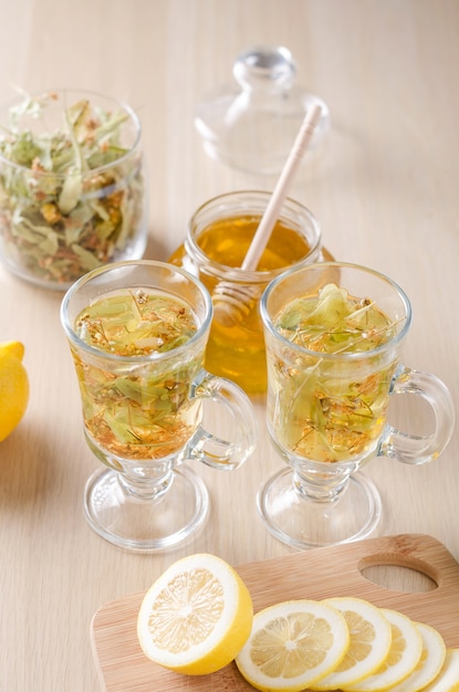 Tisane au citron et au miel