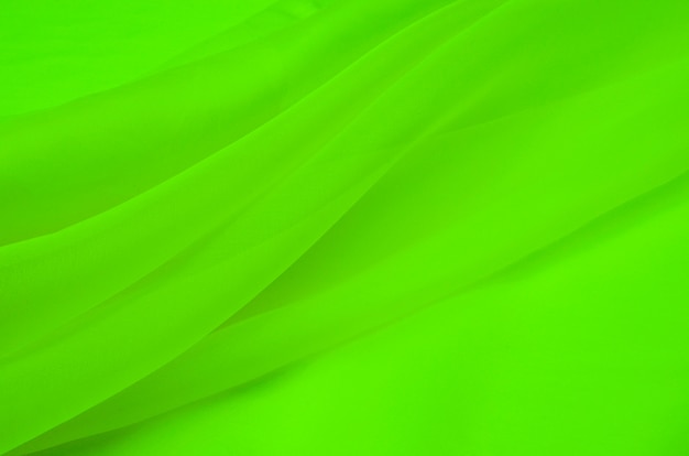 Tissu en soie couleur vert organza.