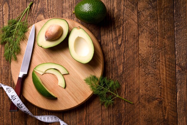 Toast à l'avocat magnifiquement plaqué