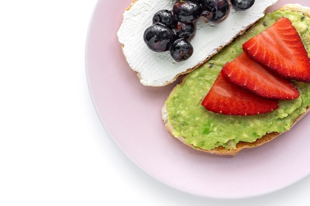 Toast avec différentes garnitures