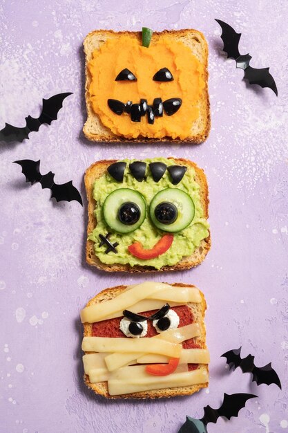 Toasts de monstre d'halloween amusants