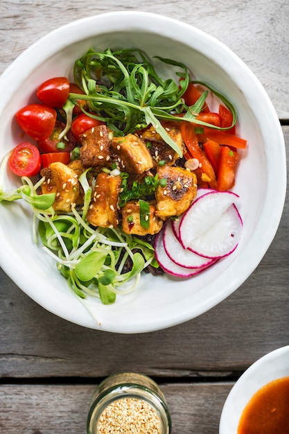 Tofu Glacé avec Salade sur Riceberry