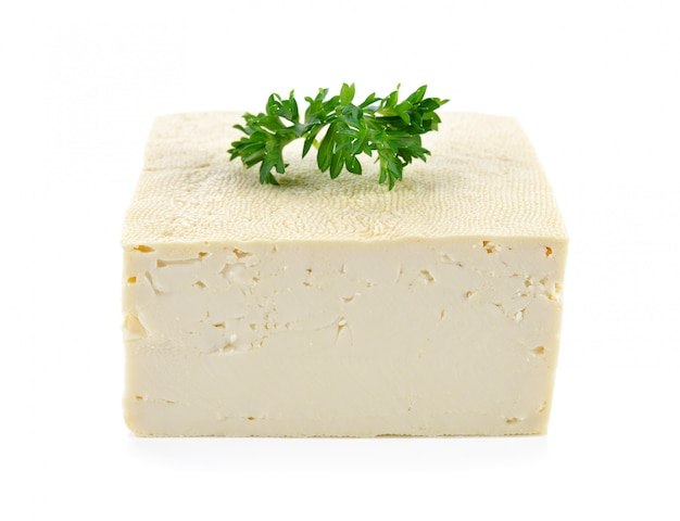 Tofu isolé sur blanc