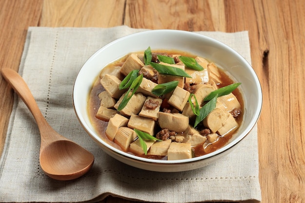 Photo tofu mapo maison avec viande hachée