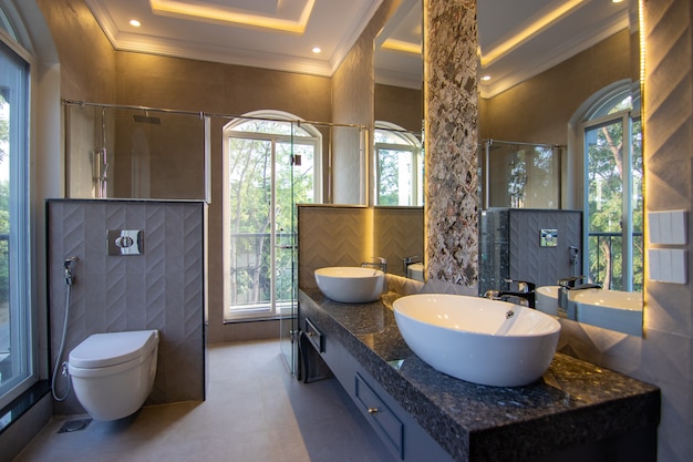 Toilettes au design moderne