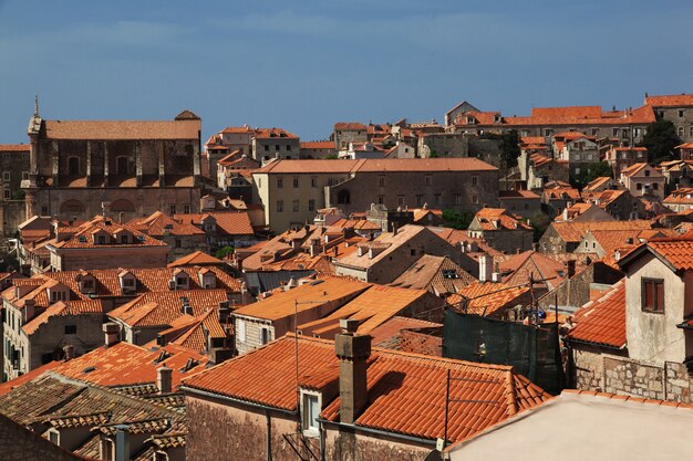 Toits rouges, dans, Dubrovnik, ville, sur, mer adriatique, croatie