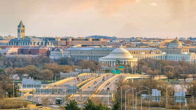 Les toits de la ville de Washington, DC au crépuscule