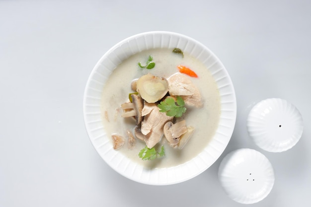 Tom Kha Gai est une soupe de poulet à la noix de coco thaïlandaise.