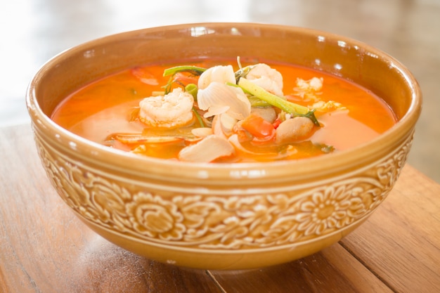 Tom Yum Kung Soupe de fruits de mer épicée