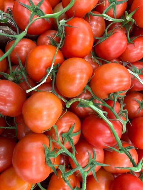 tomate fraîche rouge tomates juteuses comptoir marché fruits portion repas sain nourriture régime collation