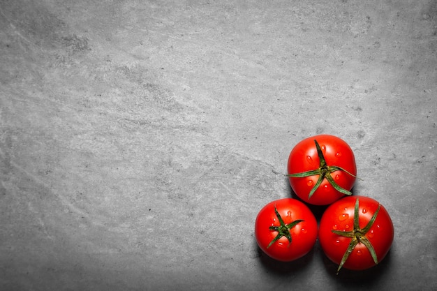 Tomate avec gouttes