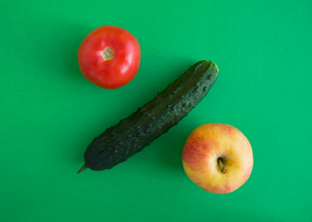 Tomate pomme et concombre