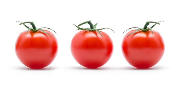 Tomates aux feuilles vertes