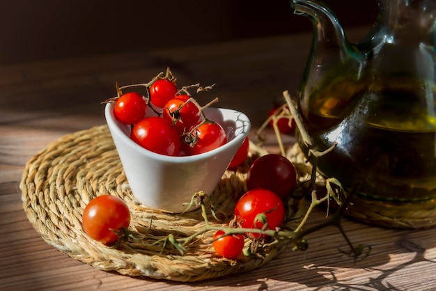 Tomates cerises petites et fraîches