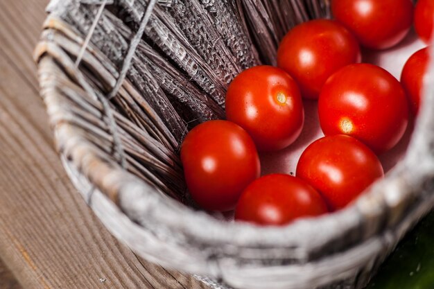 tomates cerises rouges