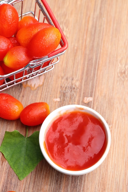 Tomates fraîches en sauce