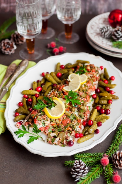 Tomates, Herbes, Noix et Poisson Morue