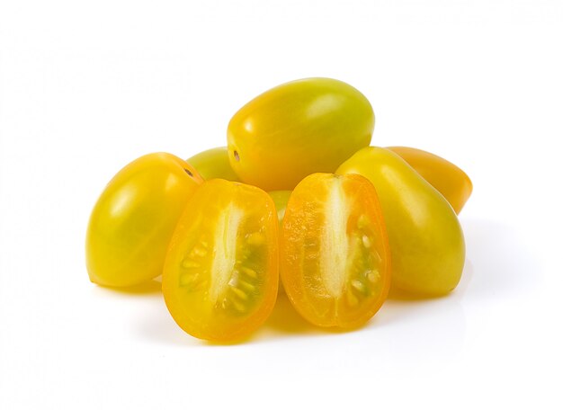 Tomates jaunes fraîches