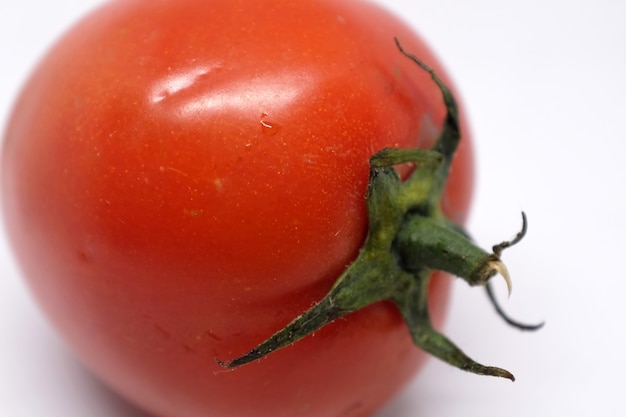 Tomates rouges fraîches pleines de vitamines