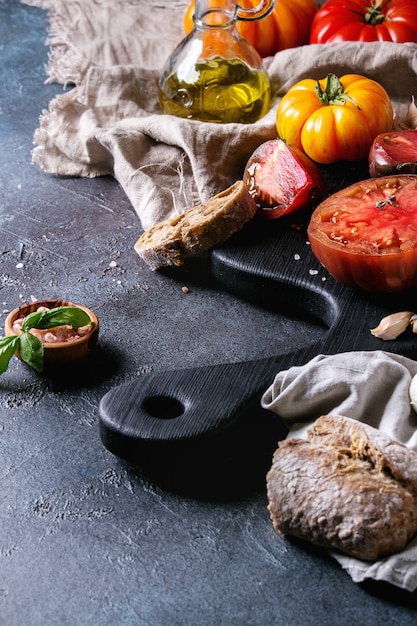 Tomates rouges et jaunes