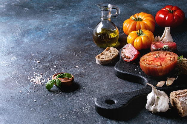 Tomates rouges et jaunes