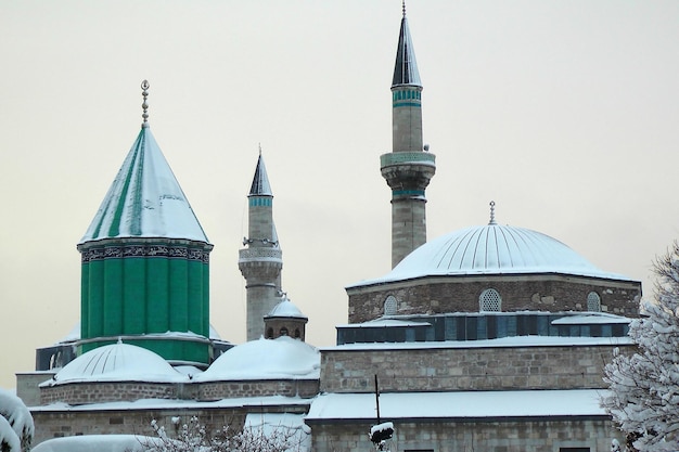 Tombe du musée Mevlana en journée d'hiver