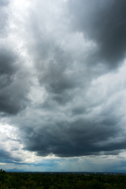 Tonnerre ciel d'orage nuages de pluie