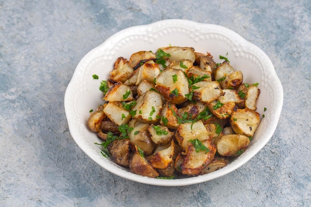 Topinambours topinambours rôtis faits maison avec ail et fromage