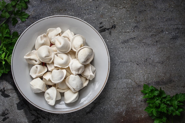 tortellini fourrés (raviolis raviolis)