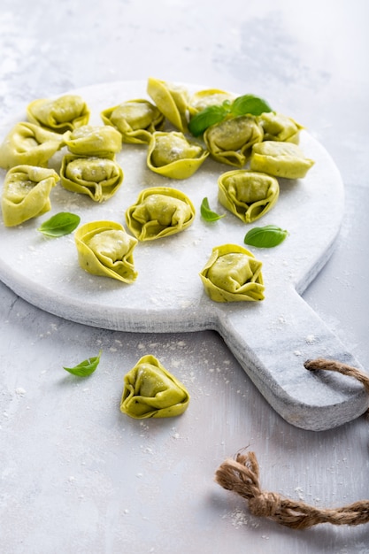 Tortellonis italiens crus faits maison