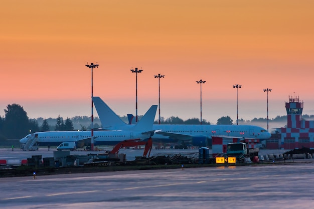 Tôt le matin à l'aéroport