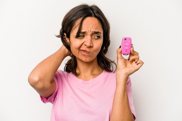 Toucher l'arrière de la tête en pensant et en faisant un choix