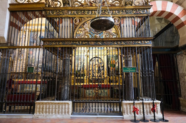 La Tour Campanile de Cordoue Espagne . A côté de la Mosquée Cathédrale de Cordoue.