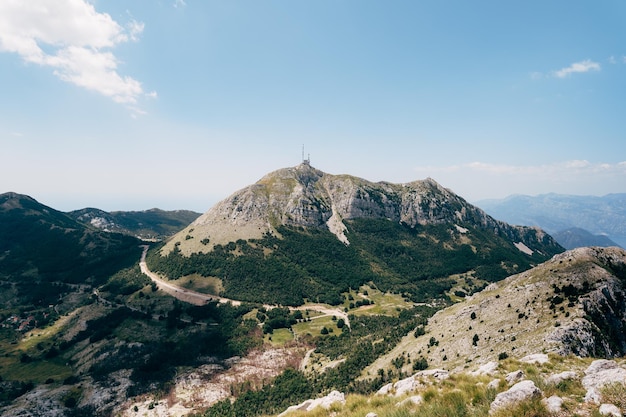 Tour cellulaire au sommet du mont lovcen monténégro