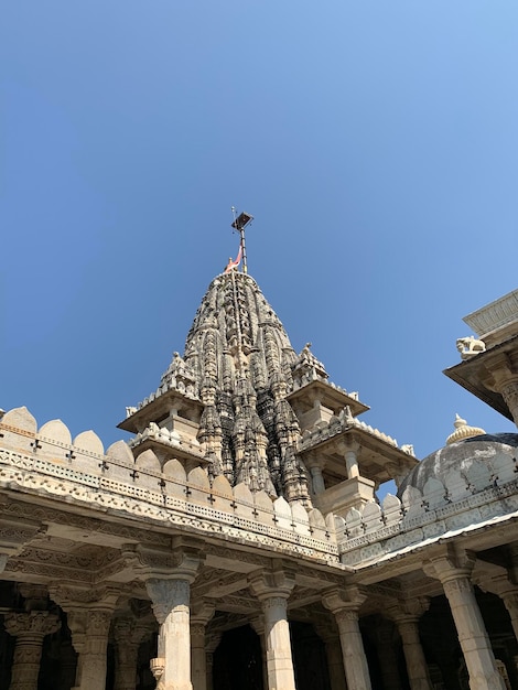 Une tour avec une croix dessus qui dit mahabaleshwar