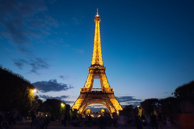 Tour Eiffel le soir