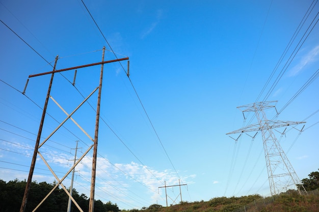 La tour électrique également connue sous le nom de tour de transmission d'énergie représente l'infrastructure essentielle